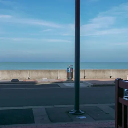 Face A La Mer - Appartement Lumineux * 梅尔·莱斯·拜恩斯